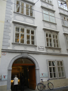 Art students visit Mozart's home