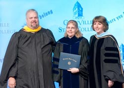 Dr. Jill Haasch recieves Outstanding Advisor Award