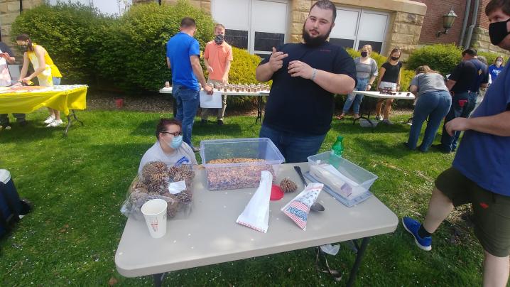 Students make conservation bird feeders