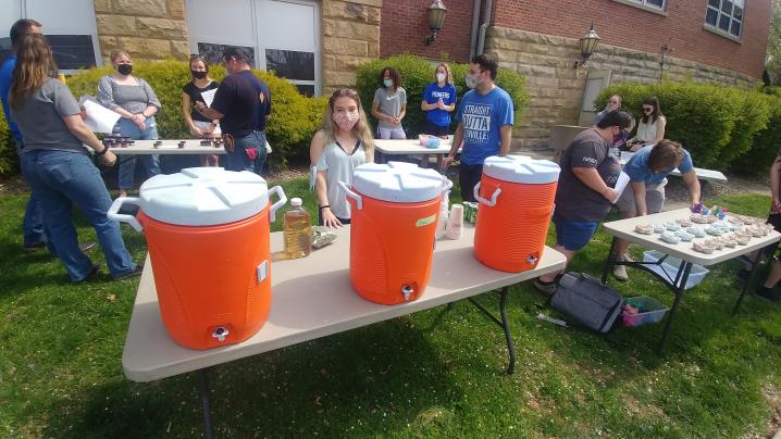 Students offering natural teas