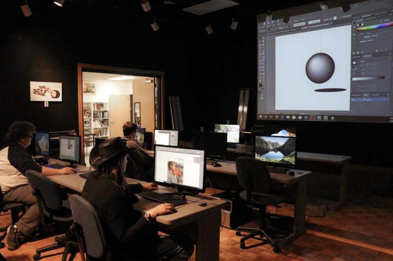 Students utilizing GSC's Applied Learning Art and Design Computer Lab