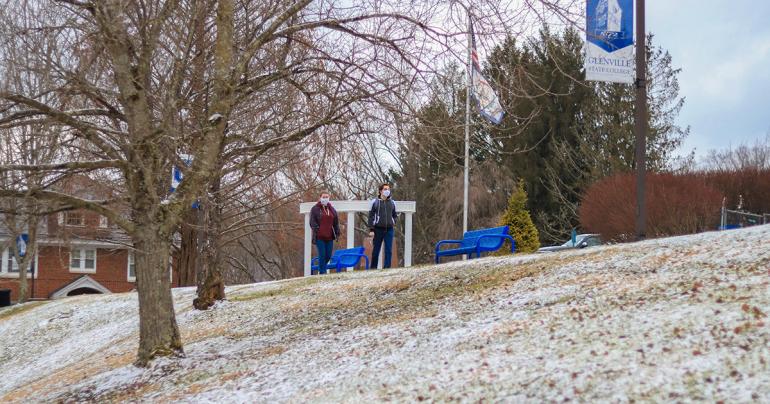 Students walk across Glenville State College’s snowy campus on Tuesday, January 19, the first day of the spring 2021 semester (GSC Photo/Kristen Cosner)
