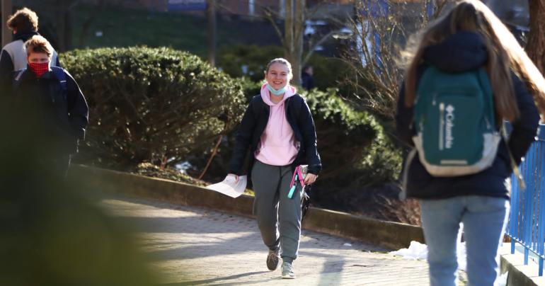 Students walk across Glenville State College’s campus on a chilly Monday, January 10, the first day of the spring 2022 semester. (GSC Photo/Kristen Cosner)