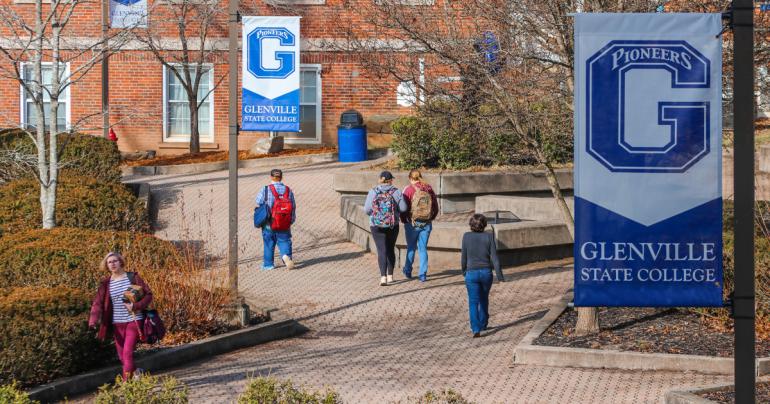 Students on the campus of Glenville State College. (GSC Photo/Kristen Cosner)